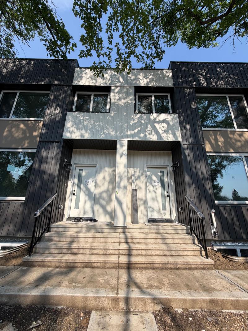 9652-9658 86 Street Northwest