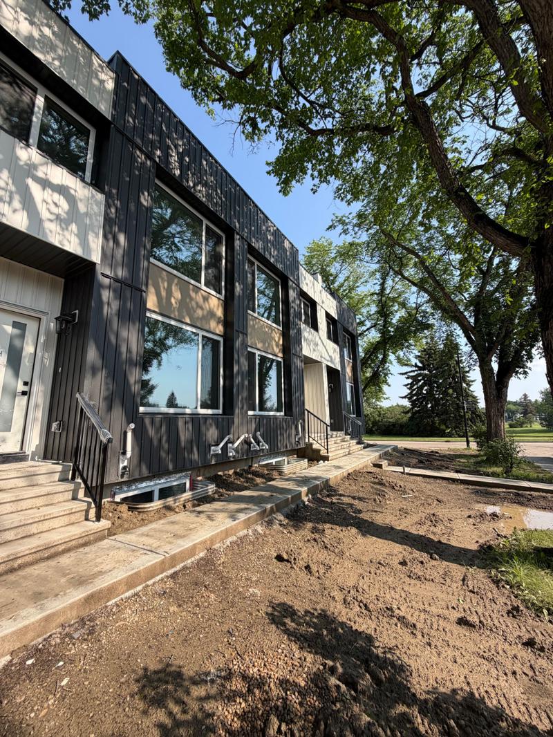 9652-9658 86 Street Northwest