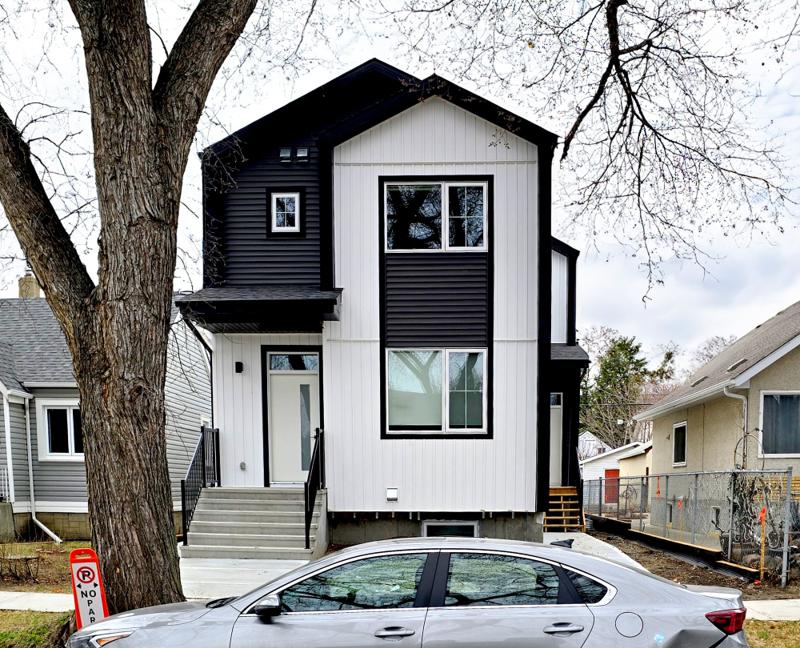 11642 90 Street Northwest